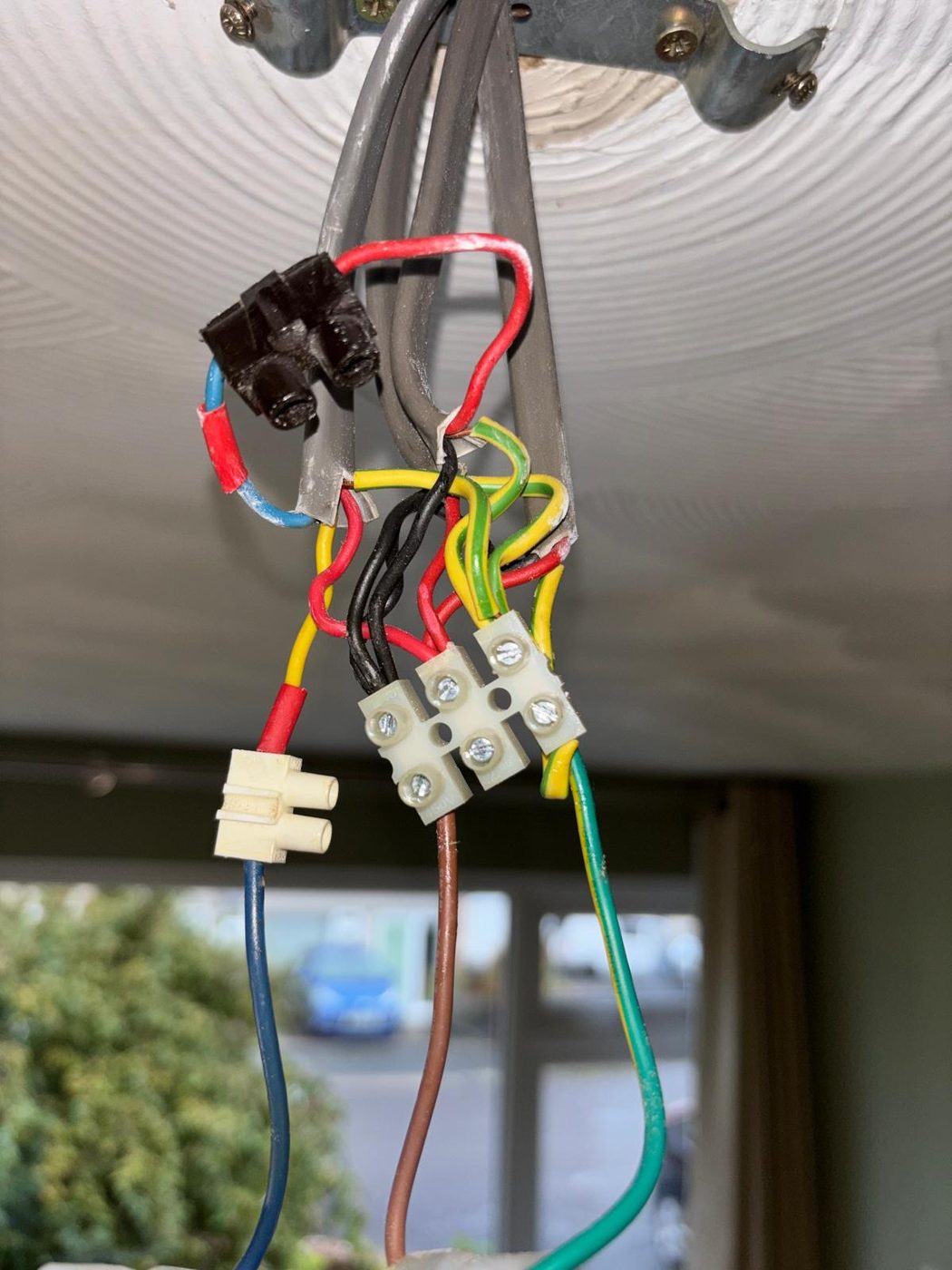 Ceiling pendant wiring made off with proper connectors